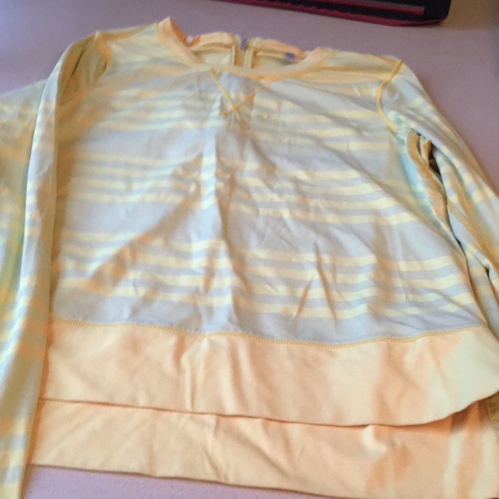 LULULEMON shirt/top